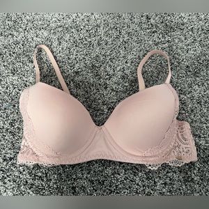 Jessica Simpson 34B Bra